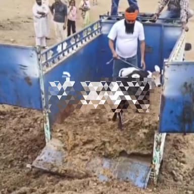 राजगढ़: दिल्ली-मुंबई एक्सप्रेस वे पर राजगढ़ पुलिस ने गोवंशों से भरा टेंपू पकड़ा, एक तस्कर किया गिरफ्तार