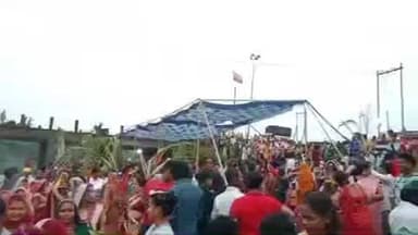 માંડવી: કીમ નદી ખાતે છઠ પર્વની ઉજવણી કરવામાં આવી.