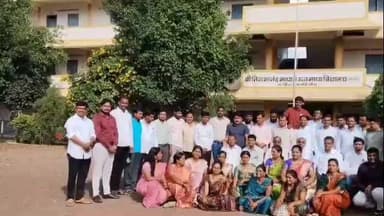 शिरूर कासार: श्री निगमानंद विद्यालयात 19 वर्षानंतर माजी विद्यार्थ्यांचा एकत्र येत स्नेहमेळावा उत्साहात पार पडला