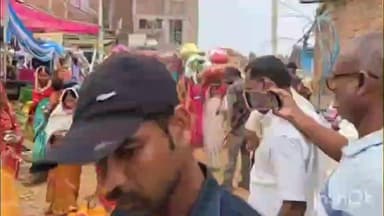 खरौंधी: खरौंधी थाना परिसर में पुलिस ने छठ व्रतियों के बीच प्रसाद वितरित किया, शांति बनाए रखने की अपील