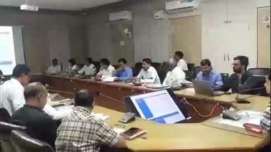 नागौर: नागौर के जिला कलेक्टर अरुण कुमार पुरोहित ने फ्लैगशिप योजनाओं को लेकर की बैठक