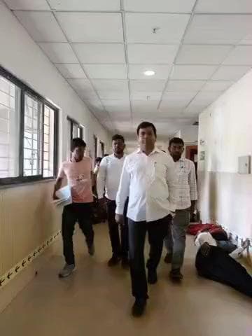 ସତ୍ୟବାଦୀ: ଭୁବନେଶ୍ୱର ଏମ୍ସ ରେ ବିଜେପି କାଯ୍ୟରତ କର୍ମଚାରୀଙ୍କୁ ଭେଟି ସ୍ୱାସ୍ଥ୍ୟ ଅବସ୍ଥା ବୁଝିଲେ ସାକ୍ଷୀଗୋପାଳ ବିଧାୟକ l