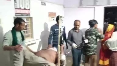 तालबेहट: रानीपुरा में तेज रफ्तार कार ने बाइक में मारी जोरदार टक्कर, बाइक सवार युवक की हालत मरणासन्न, झाँसी रेफर
