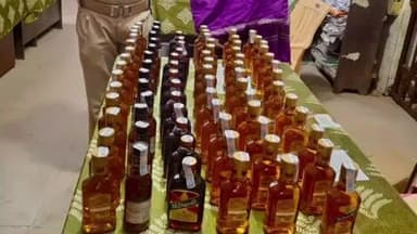 କୁଜଙ୍ଗ: କୁଜଙ୍ଗ ଥାନା ଅଞ୍ଚଳ ରେ କୁଜଙ୍ଗ ପୋଲିସ ର ଚଢ଼ାଉ 14 ଲିଟର ରୁ ଉର୍ଦ୍ଧ ଚୋରା ମଦ ଜବତ ସହ ଅଭିଯୁକ୍ତ ଗିରଫ