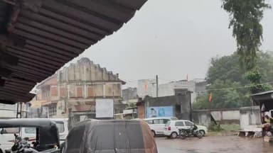 હાંસોટ: જિલ્લામાં વિતેલા 24 કલાકમાં
વાગરામાં 4 ઇંચ અને હાંસોટમાં 3 ઇંચ
વરસાદ નોંધાયો