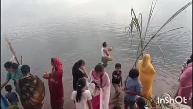जगदलपुर: उगते सूर्य को अर्घ देने के साथ छठ महापर्व का समापन, गंगामुंडा सहित अन्य घाटों पर छठव्रती महिलाओं की भारी भीड़