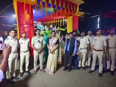 पुरनहिया: वरीय उप समाहर्ता व थाना अध्यक्ष ने छठ घाटों पर पहुँचकर विधि व्यवस्था का जायजा लिया