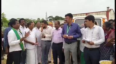 நாகப்பட்டினம்: குறிச்சி நேரடி நெல் கொள்முதல் நிலையத்தில் ஆய்வுக்கு வந்த மத்திய குழுவில இடம் இந்தியில் பேசி அசத்திய விவசாயி தமிழ்ச்செல்வன் வீடியோ வைரல்