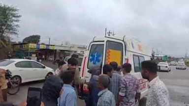 ભાવનગર: સોમનાથ હાઈવે પર કોબડી નજીક ચાલુ કારે એટેક આવતા કારનો અકસ્માત ચાલકને ઈજા