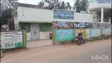 திருவாரூர்: பவித்திரமாணிக்கம் அரசு நடுநிலைப் பள்ளியில் காலை உணவு திட்டத்தை மாவட்ட ஆட்சியர் மாணவர்களுடன் அமர்ந்து உணவருந்தி ஆய்வு