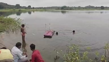 అల్లాదుర్గం: రాంపూర్ చెరువులో దూకి ఎస్బిఐ ఫీల్డ్ ఆఫీసర్ నల్ల నాగుల నాగాచారి (34)ఆత్మహత్య
అల్లాదుర్గ్ సిఐ రేణుక రెడ్డి కేసు నమోదు