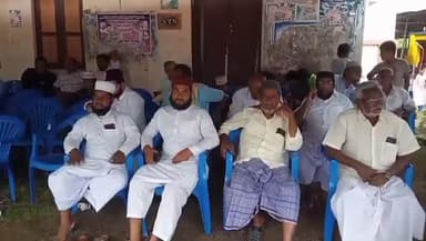 மணமேல்குடி: அம்மாபட்டினம் ரஹமத் நகரின் ஆக்கிரமிப்பு கட்டிடங்களை இடிக்க வந்த அதிகாரிகளுடன் வாக்குவாதத்தில் ஈடுபட்ட இஸ்லாமியர்கள் காத்திருப்பு போராட்டம் நடத்தினர்