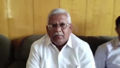 ಹಾನಗಲ್: ಅಭಿವೃದ್ಧಿ ಪ್ರಶ್ನಿಸಿದರೆ ಶಾಸಕರು ಇದನ್ನೇ ಆರೋಪ ಎನ್ನುತಿದ್ದಾರೆ ಪಟ್ಟಣದಲ್ಲಿ ಸಮಾಜ ಸೇವಕ ಸಿದ್ದಲಿಂಗಪ್ಪ ಕಮಡೊಳ್ಳಿ