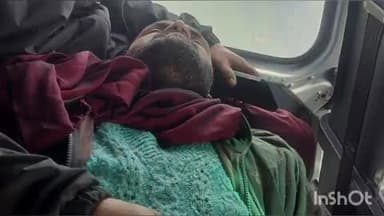 मोरी: जखोल के गानकुपड़ा गांव में पेड़ से गिरने के बाद गंभीर घायल युवक को हैलीकॉप्टर से देहरादून पहुंचाया गया