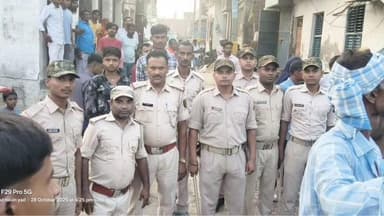 डुमरा: रीगा के कपरौल गांव में महावीरी झंडा का आयोजन, उमड़ी श्रद्धालुओं की भीड़, सुरक्षा के पुख्ता इंतज़ाम