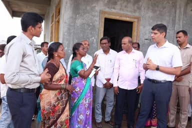 సదాశివనగర్: ఇందిరమ్మ ఇళ్ల నిర్మాణాలను పరిశీలించి, లబ్ధిదారులు నిర్మాణ పనులు పూర్తి చేసుకోవాలి : జిల్లా కలెక్టర్ ఆశిష్ సాంగ్వాన్