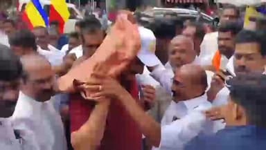 ஓமலூர்: கொளத்தூர் கோட்டையூரில் இருந்து தர்மபுரி ஒட்டனூர் பகுதிக்கு பாலம் அமைக்க கோரி பாமக அன்புமணி தலைமையில் ஆர்ப்பாட்டம்