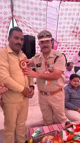 आज छोटे भाई #ठाकुर_अवनीश_सिंह_कुशवाह_जी के विद्यालय श्री R.P. Singh Public school में अपने शाहजहांपुर उ०प्र० के #जेलर_साहब आदरणीय #मिजाजी_लाल जी का मुख्य अतिथि के तौर पर आगमन हुआ साथ में मुझे भी रहने का मौक़ा मिला
ठाकुर ओमवीर सिंह राठौर