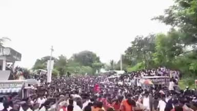 దేవరకద్ర: కురుమూర్తి ఉద్దాల మహోత్సవానికి పోటెత్తిన భక్తులు ప్రత్యేక పూజలు నిర్వహించిన ఎమ్మెల్యే మధుసూదన్ రెడ్డి