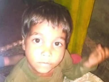 कालपी: चंदरसी गांव में मासूम की सर्पदंश से हुई मौत, मूंगफली उठाते सांप ने डंसा, घर के आंगन में खेलते समय हुआ हादसा