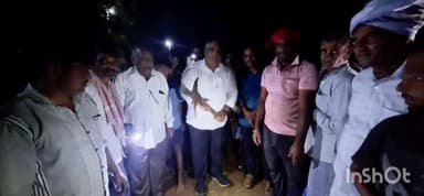 ಶಿಗ್ಗಾಂವ: ಶಡಗರವಳ್ಳಿ ಗ್ರಾಮದಲ್ಲಿ ಸಿ ಸಿ ರಸ್ತೆ ಕಾಮಗಾರಿಗೆ ಶಾಸಕ ಪಠಾಣ್ ಚಾಲನೆ