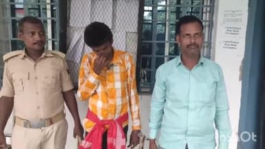 मुरलीगंज: मुरलीगंज थाने की पुलिस ने मुरलीगंज बाजार से एक फरार वारंटी, शराब कारोबारी और एक शराबी को गिरफ्तार किया