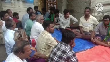 ஆம்பூர்: மேல்கிருஷ்ணாபுரம் பகுதியில் உள்ள சீனிவாச பெருமாள் கோவில் அர்ச்சகரின் மனைவி அநாகரிகமாக பேசியதால் பொதுமக்கள் தர்ணா போராட்டம்