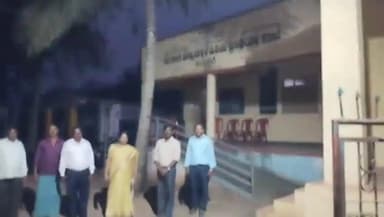 ಹಿರೇಕೆರೂರು: ಮಳೆಯಿಂದ ಹಾನಿಗೋಳಗಾದ ಶಾಲೆಗಳನ್ನ ಕುಡಪಲಿ ಗ್ರಾಮದಲ್ಲಿ ಪರಿಶೀಲನೆ ನಡೆಸಿದ ಪ್ರಕೃತಿ ವಿಕೋಪ ತಂಡ