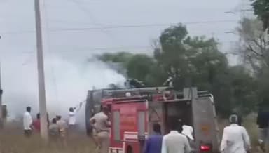 शाहपुरा: मनोहरपुर के टोड़ी कल्याणपुर में मजदूरों से भरी बस में लगी भीषण आग, दो लोगों की हुई मौत