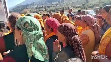 रोहड़ू: छौहारा के मांदली पुल में गायत्री माता का दिव्य कलश रथ यात्रा पहुंची, क्षेत्र के लोग रहे मौजूद