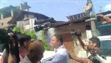 গুৱাহাটী: বীৰ লাচিত সেনা নামত ধন দাবী কৰি গ্ৰেপ্তাৰ হোৱা ৮ সদস্যক স্বাস্থ্য পৰীক্ষা বাবে লৈ যোৱা হয় দিছপুৰ আৰক্ষী থানাৰ পৰা