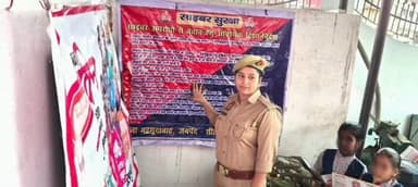सीतापुर: थाना रामकोट समेत कई थानों में मिशन शक्ति के तहत छात्राओं और महिलाओं को चौपाई लगाकर किया गया जागरूक