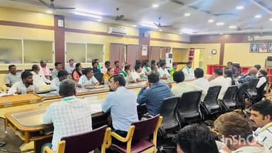 ಹಾವೇರಿ: ನಗರದಲ್ಲಿ ಕೃಷಿಗೆ ಉತ್ತೇಜನ ನೀಡಲು ವಿವಿಧ ಅಧಿಕಾರಿಗಳು ಮತ್ತು ರೈತರೊಂದಿಗೆ ಜಿಲ್ಲಾಧಿಕಾರಿ ಸಭೆ