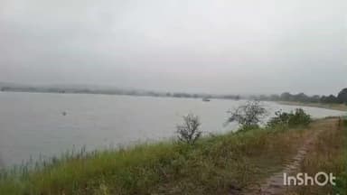 जीरन: बेमौसम बारिश से जीरन तालाब छलका, चादर चलने से ग्रामीणों के चेहरे खिले