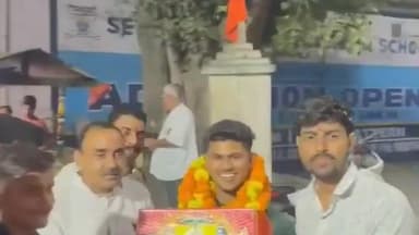 सिधौली: सिधौली में चोरी की घटना को अंजाम देकर भाग रहे चोर को रमन सोनी ने दौड़कर पकड़ा, स्थानीय लोगों ने किया सम्मानित