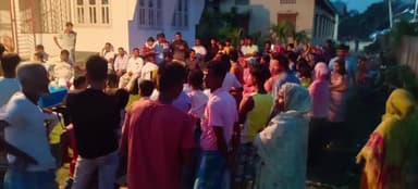 দলগাঁও ভাগ: বৰগৰা খুটি গাঁৱত বিভিন্ন সমস্যা ওপৰত মত বিনিময় অনুষ্ঠানত উপস্থিত বিধায়ক মজিবুৰ ৰহমান