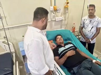 ପିପିଲି: ନୂଆଶାସନ ଗ୍ରାମପଞ୍ଚାୟତର ଯୁବ ନେତା ସମୀର ଙ୍କ ଅସୁସ୍ଥତା ଖବର ପାଇ ସମ ହସ୍ପିଟାଲରେ ଭେଟିଲେ ପିପିଲି ପୂର୍ବତନ ବିଧାୟକ l