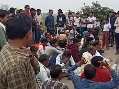 किसान आंदोलन भगोरा silapti grit light नही मिलने पर चक्का जाम