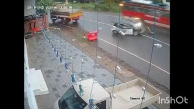 പൊന്നാനി: എടപ്പാൾ മാണൂരിൽ ബസ്സും കാറും കൂട്ടിയിടിച്ച് അപകടം, അപകടത്തിന്റെ സിസിടിവി ദൃശ്യങ്ങൾ പുറത്ത്