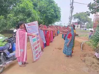 देखें चित्र। कैसे जिला प्रशासन, पटना का मतदाता जागरूकता (स्वीप) अभियान अब जन-जन का अभियान बन चुका है। घर-घर से एक ही आवाज़ आ रही है: 6 नवंबर को हम मतदान जरूर करेंगे
मेरा वोट–मेरा अधिकार,
मतदान जरूर करेंगे हम!