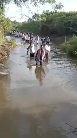 ಸಿರವಾರ: ಮಲ್ಲಟ ಗ್ರಾಮದಲ್ಲಿ ಶವ ಸಂಸ್ಕಾರಕ್ಕೆ ಜನರ ಪರದಾಟ