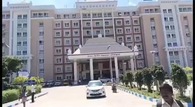 மயிலாடுதுறை: மாவட்ட ஆட்சியர் அலுவலகம் முன்பு தமிழ்நாடு ஊரக வளர்ச்சி துறை பணியாளர்களின் பல்வேறு சங்கங்கள் கூட்டமைப்பு சார்பில்கண்டன ஆர்ப்பாட்டம்