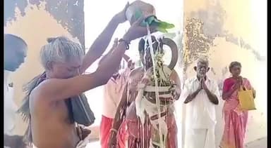 வேதாரண்யம்: வேதாரண்யேஸ்வரர் கோவிலில் கந்த சஷ்டி விழாவின் கடைசி நாளான இன்று மணிக்கணியை தீர்த்தத்தில் அஸ்திரதேவருக்கு தீர்த்தவாரி நடைபெற்றது