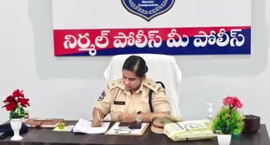 ముధోల్: బైంసా పట్టణంలోని ఎస్పీ క్యాంపు కార్యాలయంలో నిర్వహించిన గ్రీవెన్స్ డే లో ఫిర్యాదులు స్వీకరించిన ఎస్పీ జానకి షర్మిల