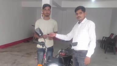 सगमा: सगमा प्रखंड में राधा स्वामी संगठन ने 40% छूट पर बाइक दी, गरीबों का सपना हुआ पूरा