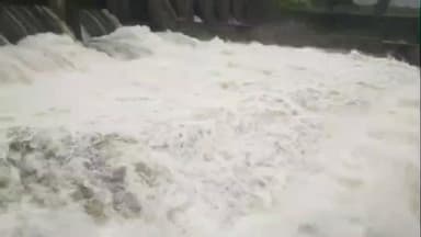 రైవాడ రిజర్వాయర్లోకి భారీగా చేరుతున్న వర్షపునీరు,మూడు గేట్లు ఎత్తి 12వేల క్యూసెక్కుల నీరు దిగువకి విడుదల చేసిన అధికారులు