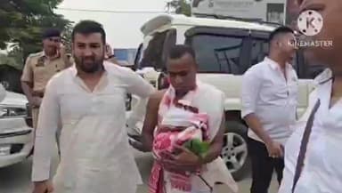 পশ্চিম যোৰহাট: ব্ৰহ্মপুত্ৰৰ বুকুত বিসৰ্জন দিয়া হয় প্ৰাণৰ শিল্পী জুবিন গাৰ্গৰ চিতাভষ্ম