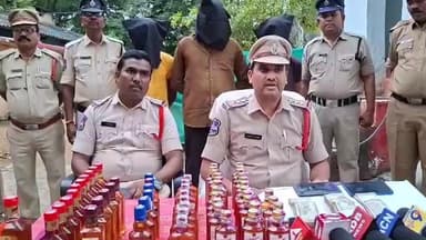 బెలా: బేలా మండల కేంద్రంలోనీ కనక దుర్గా వైన్స్ షాప్ లో దొంగతనానికి పాల్పడిన ముగ్గురు దొంగల అరెస్ట్ :సీఐ శ్రవణ్ కుమార్ వెల్లడి