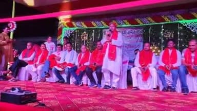 ठाकुरगंगटी: ठाकुर गंगटी प्रखंड क्षेत्र के चांदा ग्राम में भक्ति जागरण में श्रद्धालु ताली बजाकर झूमते नजर आए