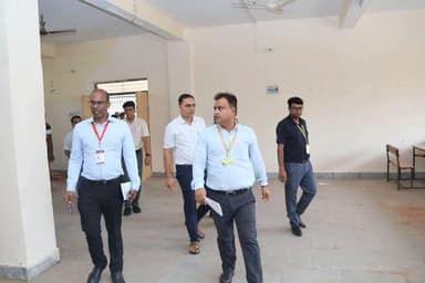 लखीसराय: लखीसराय पॉलिटेक्निक कॉलेज में मतगणना केंद्र की तैयारी की डीएम ने समीक्षा